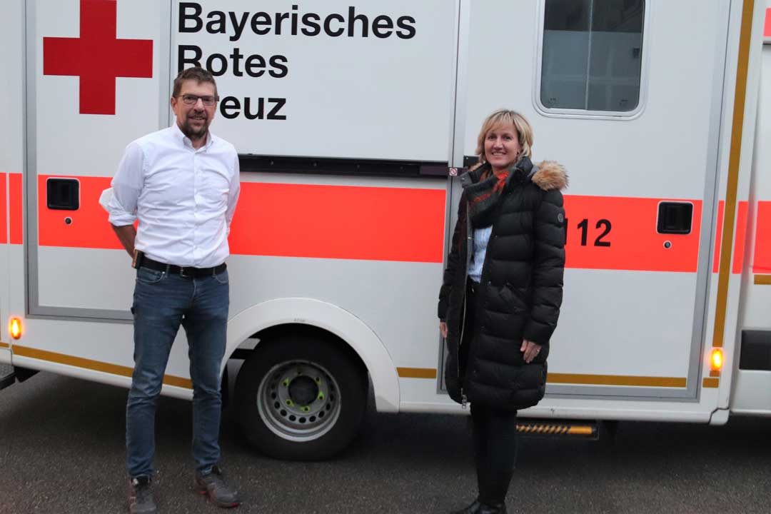 MdL Petra Högl und Stephan Ziegelmeier stellvertretender Geschäftsführer BRK im Landkreis Kelheim (Foto: Scheuerer Stefan)