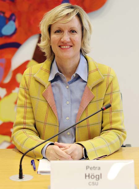 Petra Högl ist agrarpolitische Sprecherin der CSU-Landtagsfraktion und stellvertretende Vorsitzende des Landwirtschaftsausschuss im Bayerischen Landtag (Foto: Stefan Obermeier, Bayerischer Landtag)