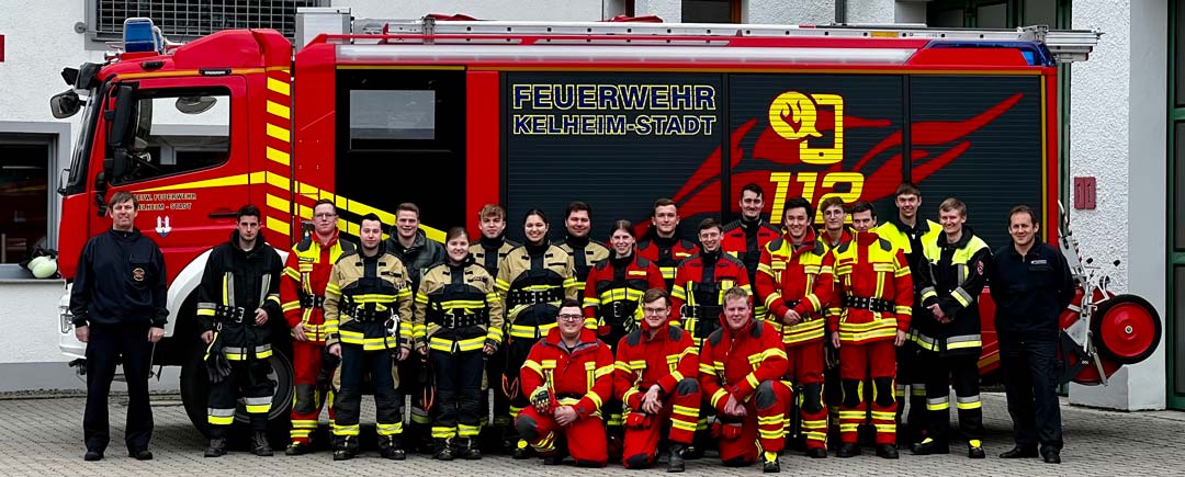 Die Teilnehmer des 1. Atemschutzgeräteträgerlehrgangs 2023 (Foto: Paul Zieglmeier/Freiwillige Feuerwehr Kelheim)