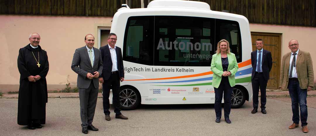 Die Bayerische Verkehrsministerin Kerstin Schreyer  informierte sich eingehend über das Projekt zum autonomen Fahren im Landkreis Kelheim (Foto: Stefanie Wiesbeck)
