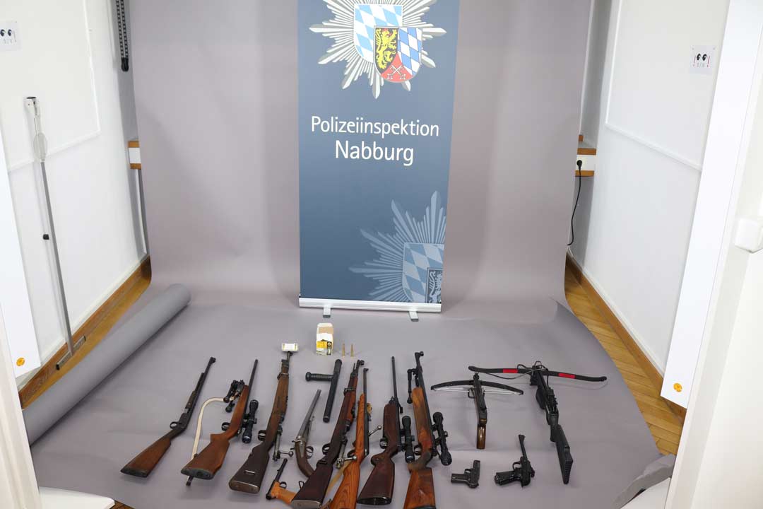 Sichergestellte Waffen (Foto: Polizeiinspektion Nabburg)