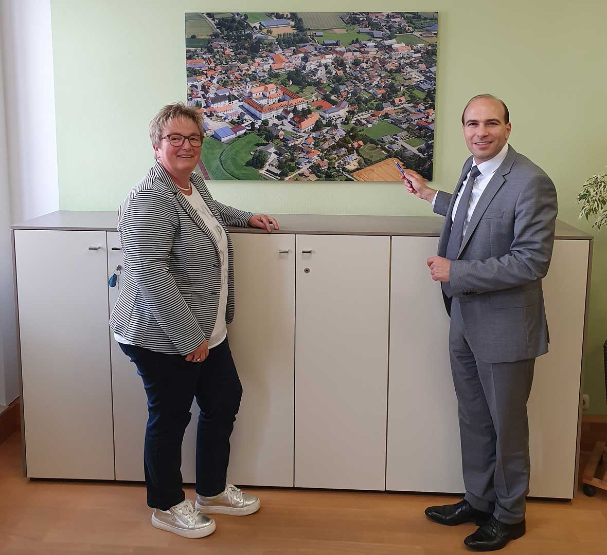 v.l.: Ihre Pläne für Rohr legte Bürgermeisterin Birgit Steinsdorfer dem Bundestagsabgeordneten Florian Oßner (beide CSU) dar. (Foto: Büro Oßner)
