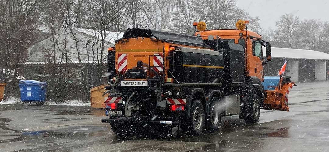 Der Winterdienst der Straßenmeisterei Abensberg ist einsatzbereit.   (Foto: Tobias Nagler/Staatliche Bauamt Landshut)