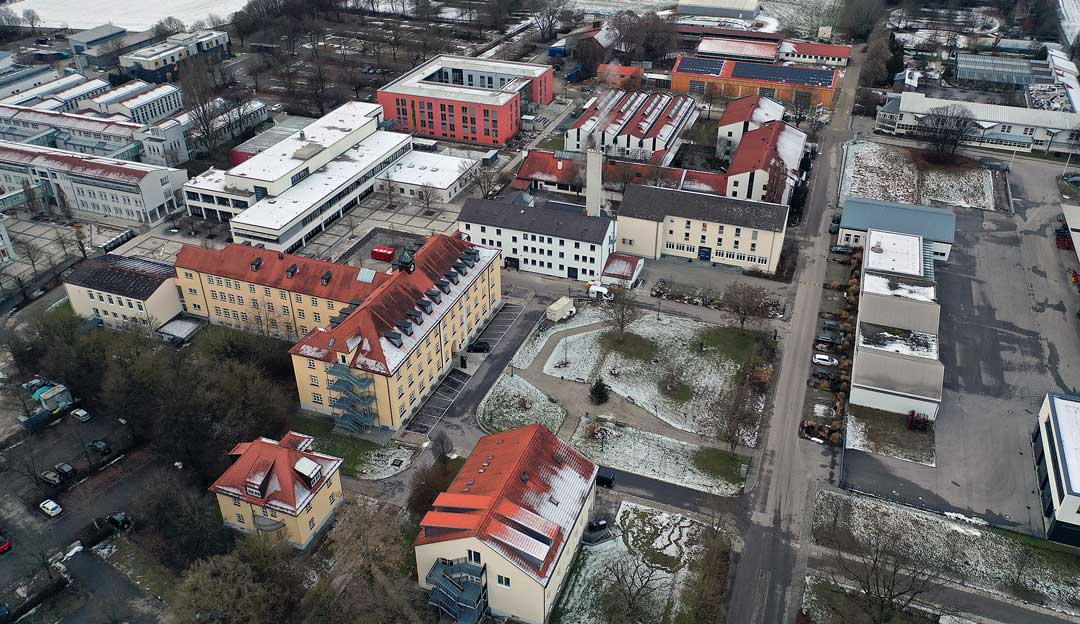 Luftaufnahme des Agrarbildungszentrums Landshut-Schönbrunn  (Foto: Bezirk Niederbayern)