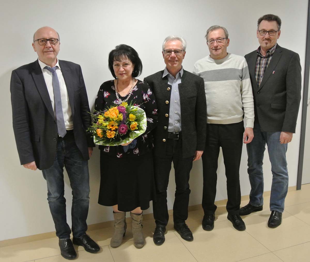v.l. Landrat Martin Neumeyer, Brigitte Lang, Walter Rieger, Manfred Schweiger und Erwin Ranftl. (Foto: Landratsamt Kelheim)