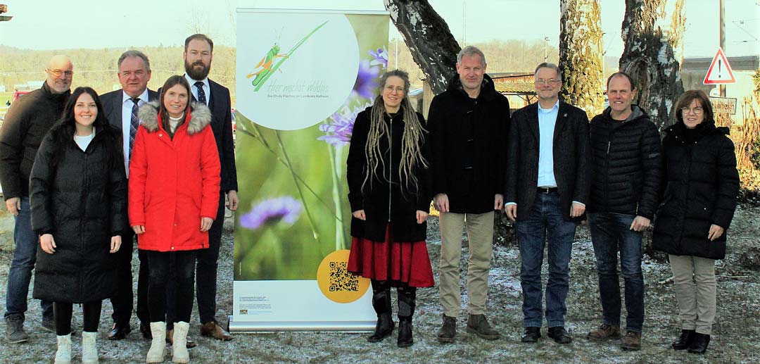Mitglieder der Höheren und Unteren Naturschutzbehörde, der drei ILEn, des Amts für Ländliche Entwicklung und des Landschaftspflegeverbands Kelheim VöF e.V. (Foto: Eva Schlauderer)