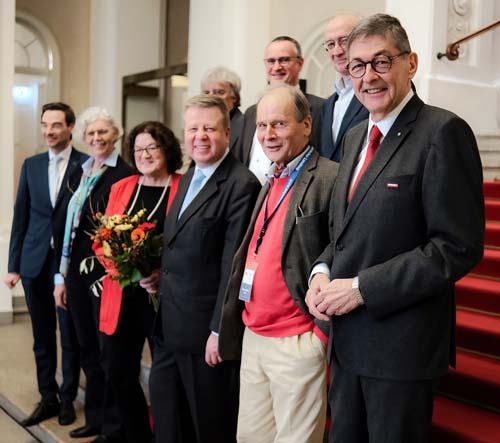 Dr. Georg Haber (1.v.re.) nach der Wahl zum stellvertretenden Vorsitzenden des Landesenkmalrats. Auch Graf Albrecht von und zu Egloffstein (2.v.re.) und Marion Resch-Heckel (3.v.li) wurden zu Stellvertretern ernannt. Vorsitzender ist Robert Brannekämper (3.v.re.).   (Foto: CSU-Fraktion im Bayerischen Landtag)