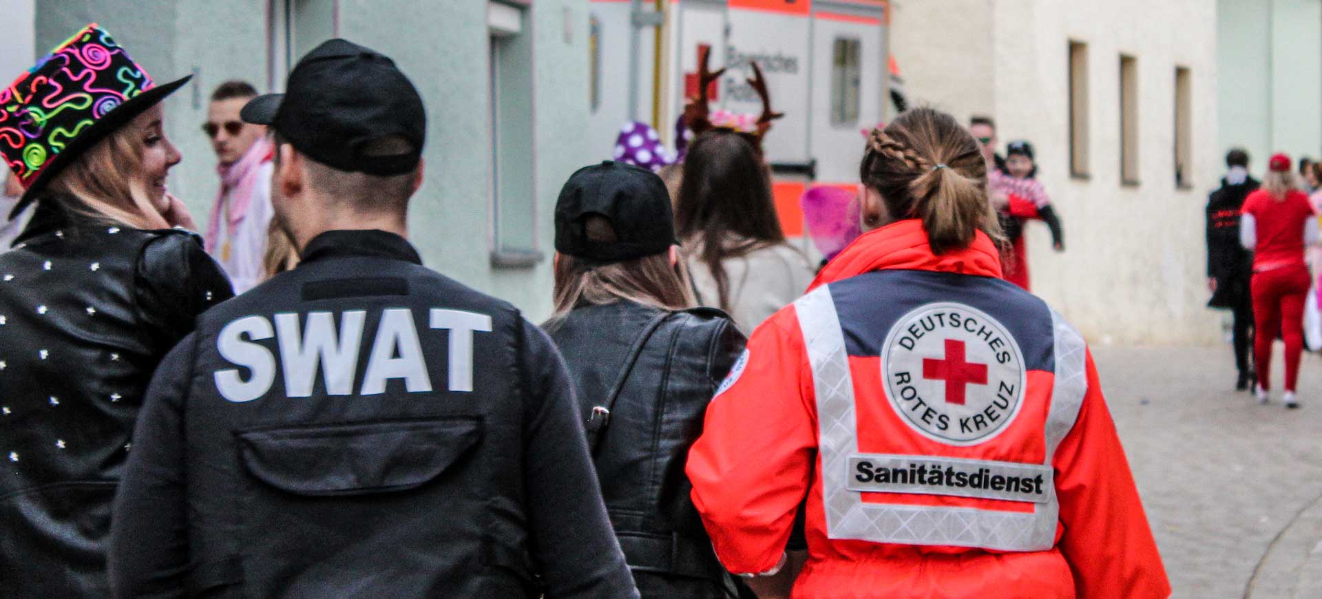Stehen immer zur Notfallversorgung bei Veranstaltungen bereit: Die ehrenamtlichen Helfer des Sanitätsdienstes des Bayerischen Roten Kreuzes (Foto: BRK Kühnl)
