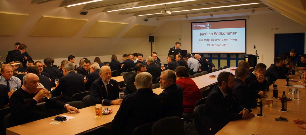 Die Jahreshauptversammlung 2018 der Freiwilligen Feuerwehr Bad Abbach fand im Seminarraum des Feuerwehrgerätehauses statt (Foto: Andreas Schambeck)