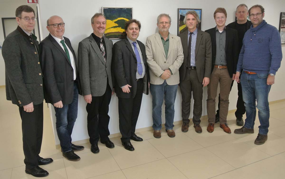 Expertenrunde mit Landrat Martin Neumeyer, Kreisrat Peter-Michael Schmalz und Vertretern des Landratsamtes (Foto: Landratsamt Kelheim)