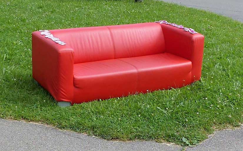 Das rote Sofa der SPD-Landshut (Foto: SPD-Landshut)