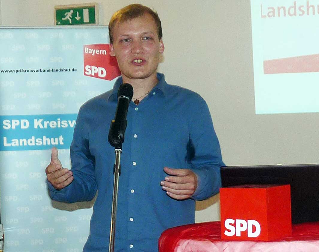 Alter und neuer Vorsitzender der SPD-Landkreis Landshut: Vincent Hogenkamp (Foto: Ruth Müller)