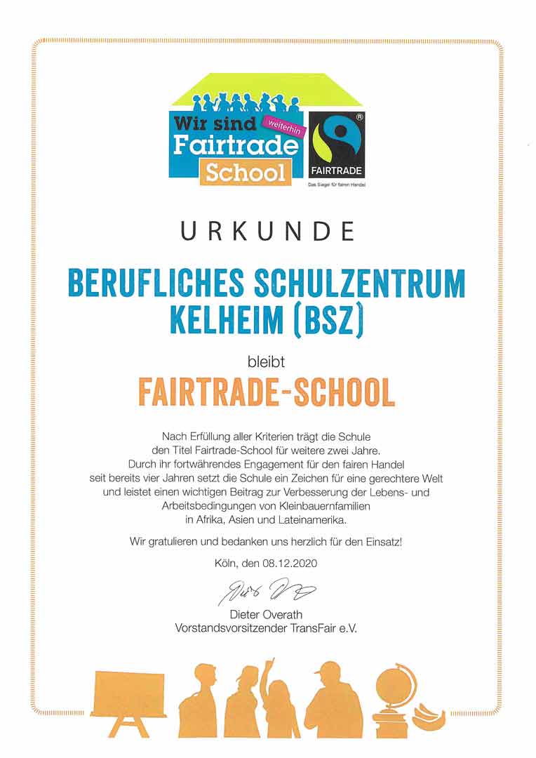 Das BSZ Kelheim freut sich sehr über die Verlängerung des Fair-Trade-Titels und die zugehörige Urkunde (Foto: Simone Mittermeier)