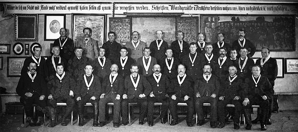Mitglieder des Heimatvereins – Leider ohne Jahreszahl (Foto: Stadtmuseum)