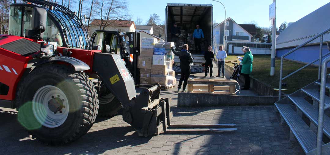 Rund 40 Tonnen Hilfsgüter wurden für Kiew verladen (Foto: Ingo Knott/Stadt Abensberg)