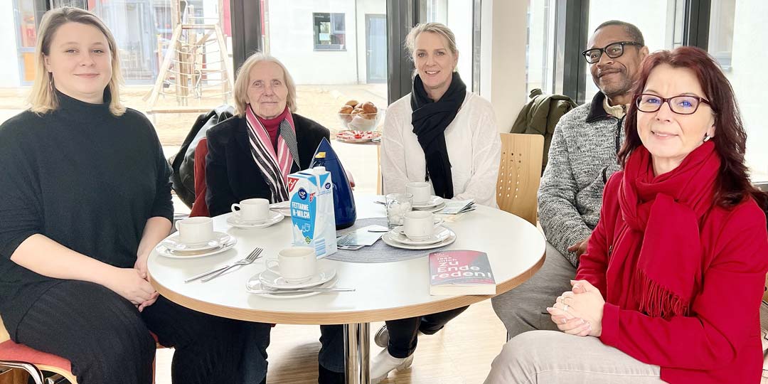 Frauenfrühstück der SPD-Landshut (auch für Männer): v.l.: Kim Seibert-Hogenkamp, Ute Kubatschka, Patricia Steinberger, Patrick Jean-Baptiste sowie Anja König (Foto: SPD-Landshut)