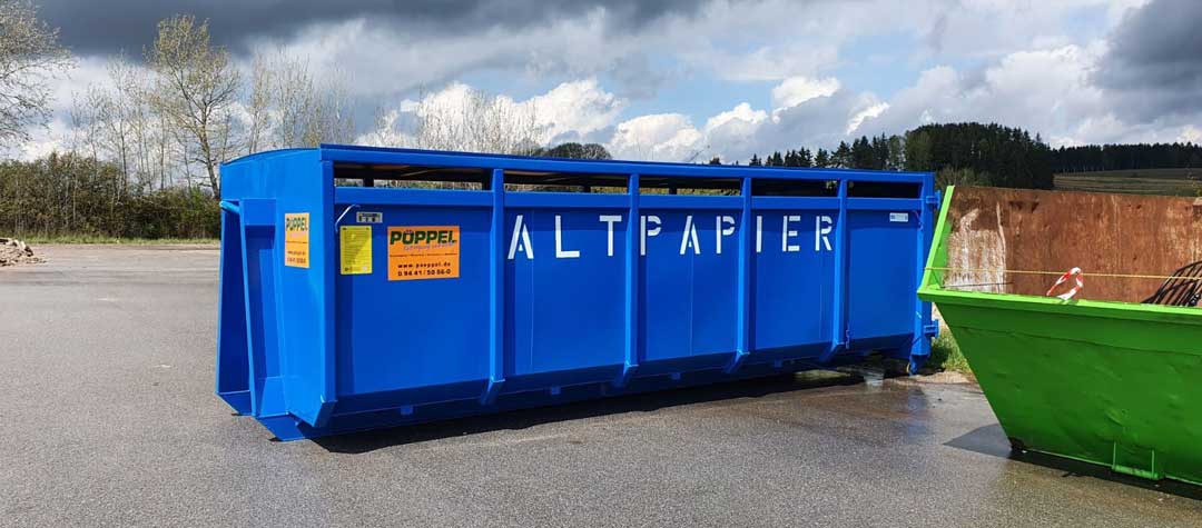 Altpapiercontainer auf dem Wertstoffhof Wildenberg (Foto: Franziska Wenisch/Landratsamt Kelheim)