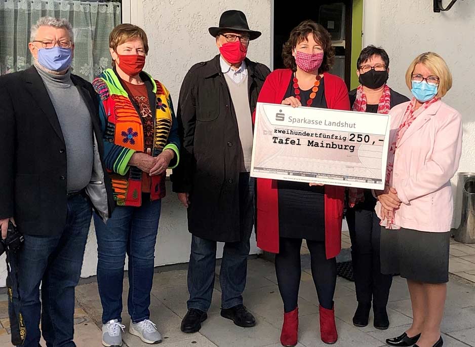 Die Mainburger Tafel konnte eine Spende der SPD entgegennehmen (Foto: SPD Niederbayern)