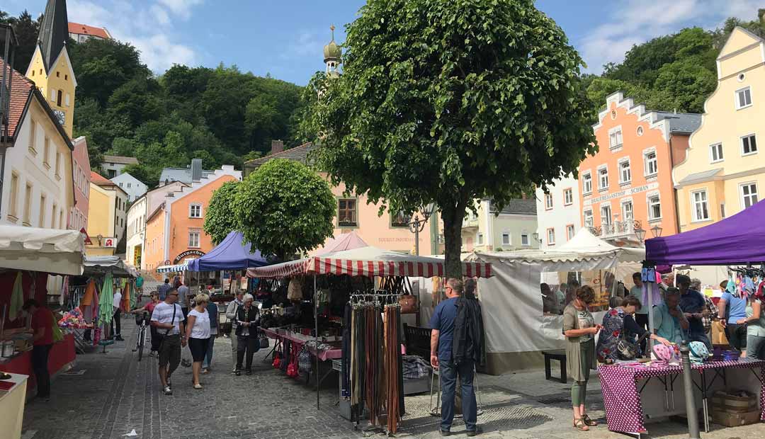 Markt in Riedenburg (Foto: Julia Osterrieder, Stadt Riedenburg)