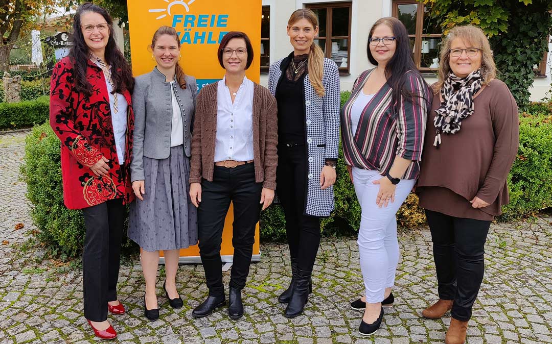 v.l.: Angelika Lippert, Karina Luginger, Kerstin Haimerl-Kunze, Susanne Rößner, Margot Scheer (Foto: Freie Wähler)
