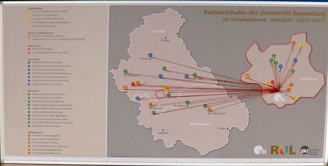 Das Netzwerk der Partnerschulen der Universität Regensburg (Foto: © Regensburger Universitätszentrum für Lehrerbildung/Lena Haslbeck)