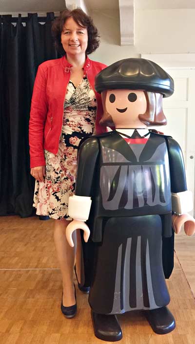 SPD-Landtagsabgeordnete Ruth Mueller mit Luther (Foto: SPD-Niederbayern)