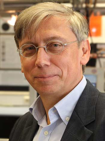 Prof. Dr. Ulrich Höfer (Foto: © SFB 1083)