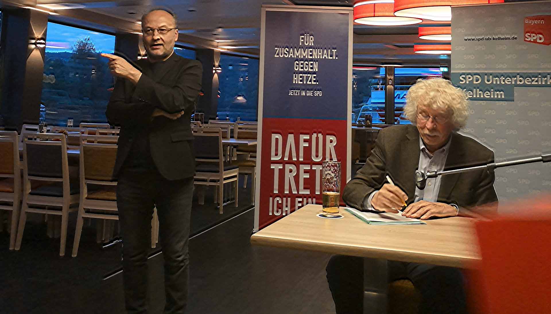 SPD-Landtagskandidat Harald Unfried (links) mit Dr. Johano Strasser (Foto: SPD Niederbayern)