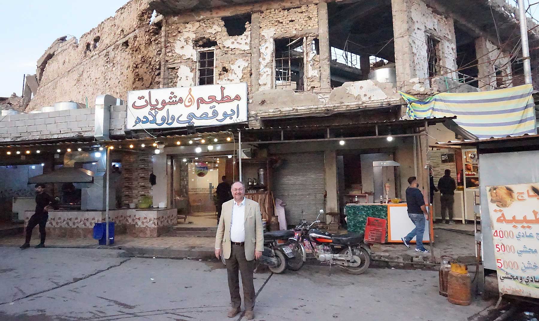Prof. Dr. Johann Plank im schwer zerstörten Mossul (Foto: Plank)