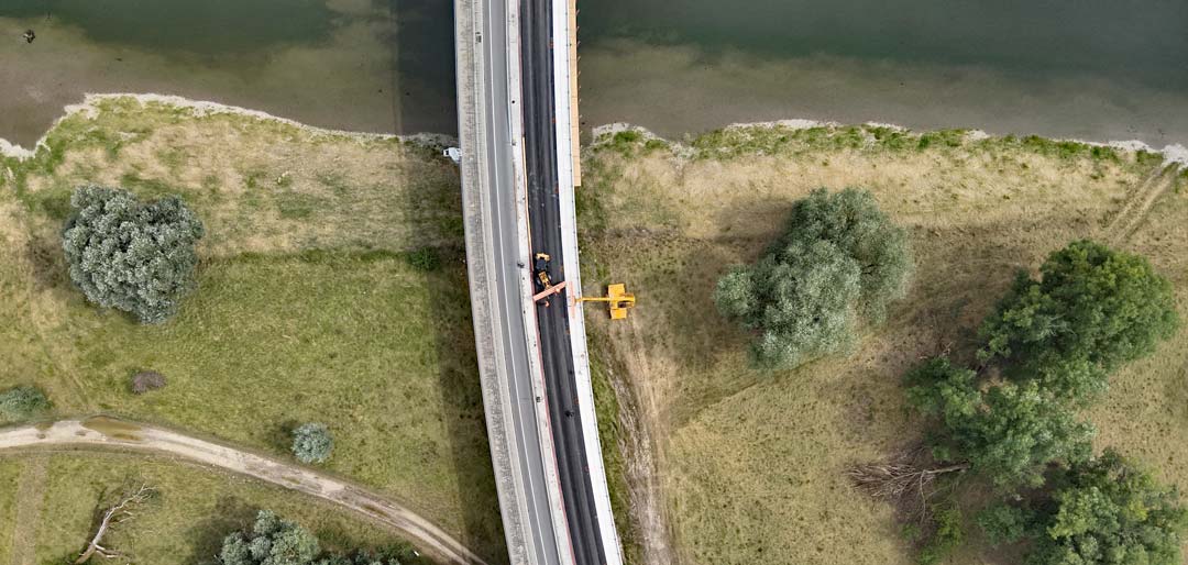 Ab Montag, 25. September, beginnt die heiße Phase der Arbeiten. Dann ist die Donaubrücke bis Anfang November vollständig gesperrt. (Foto: Tobias Nagler/Staatliches Bauamt)