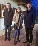 Geschäftsleiter Thomas Klement und Betriebsleiterin Silke Holzner freuten sich über den Besuch des Verbandsvorsitzenden Dr. Olaf Heinrich.   (Foto: Brunner/Bezirk Niederbayern)