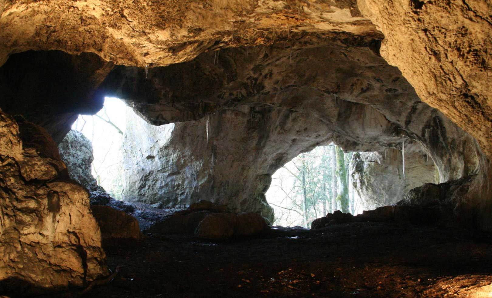 Erfahren sie Wissenswertes zu den Geheimnissen über die Klausenhöhlen und ihrer früheren Bewohner (Foto: Dr. Michael Rind)